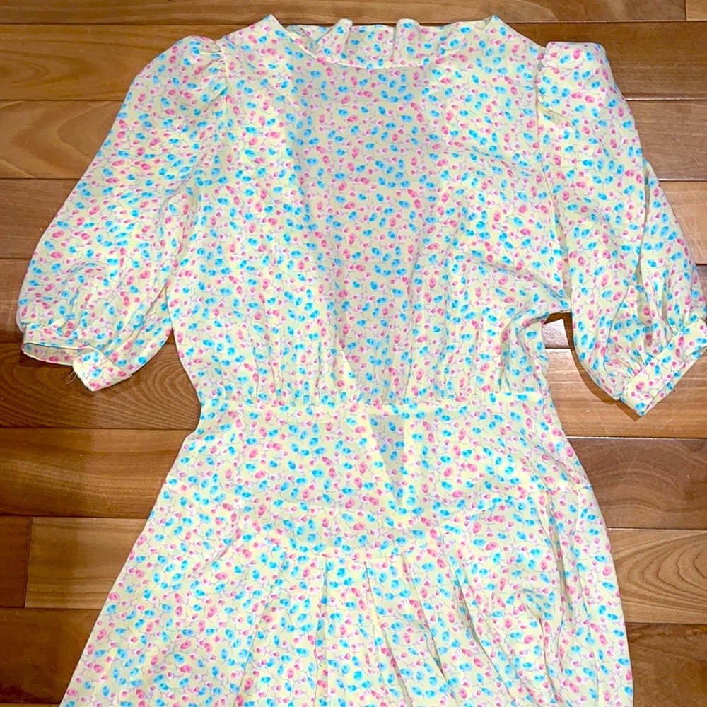 Vintage 80’s peasant flower print dress fits small to medium